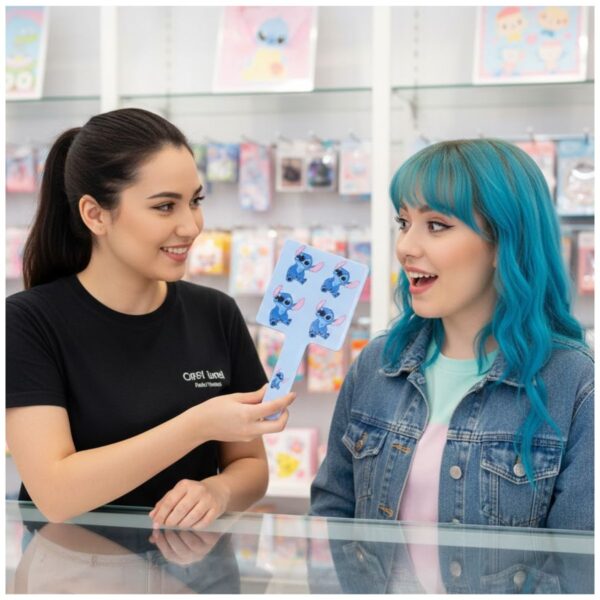 Espejo de Mano Cuadrado Stitch – Práctico, liviano y con diseño original