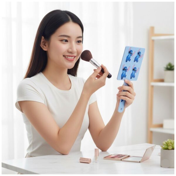 Espejo de Mano Cuadrado Stitch – Práctico, liviano y con diseño original